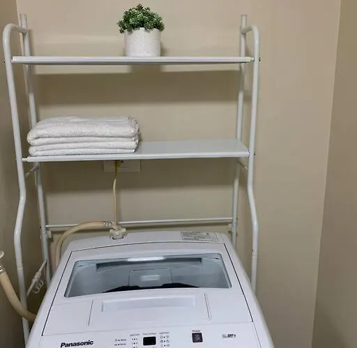 Apartment Cozy 1 Bedroom Near Alabang Town Center And Molito With Wifi And Netflix